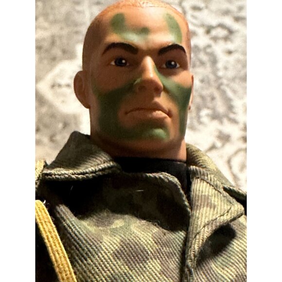 Hasbro GI Joe Blue Eyes Camo Utilities Jointed Rifle Ammo Pouch Helmet Marine 96 - Picture 7 of 13